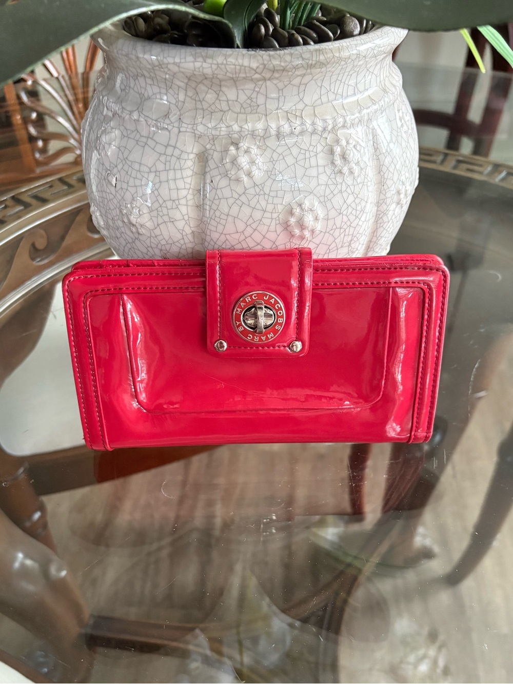 ❤️❤️MARC BY MARC JACOBS RED PATENT LEATHER TURNLOCK WALLET!❤️❤️